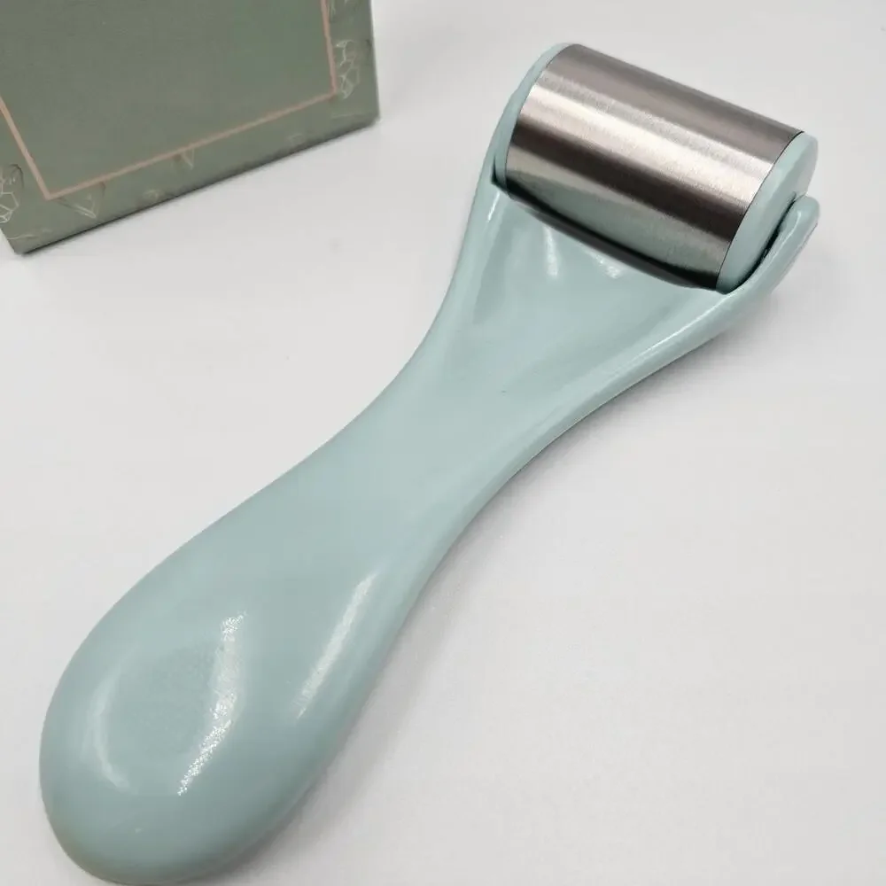 NEW in box‎ unused Chloe Emerald Cold Therapy Professional Ice Roller $26 Msrp